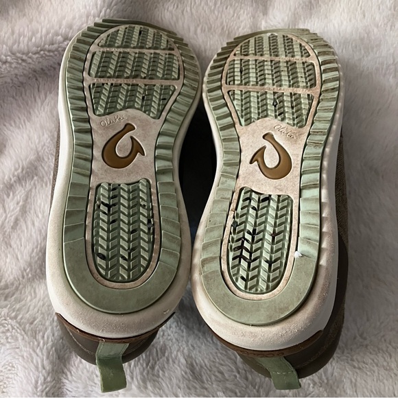 Lipoa Textured Slip-On Shoes - Picture 3 of 7